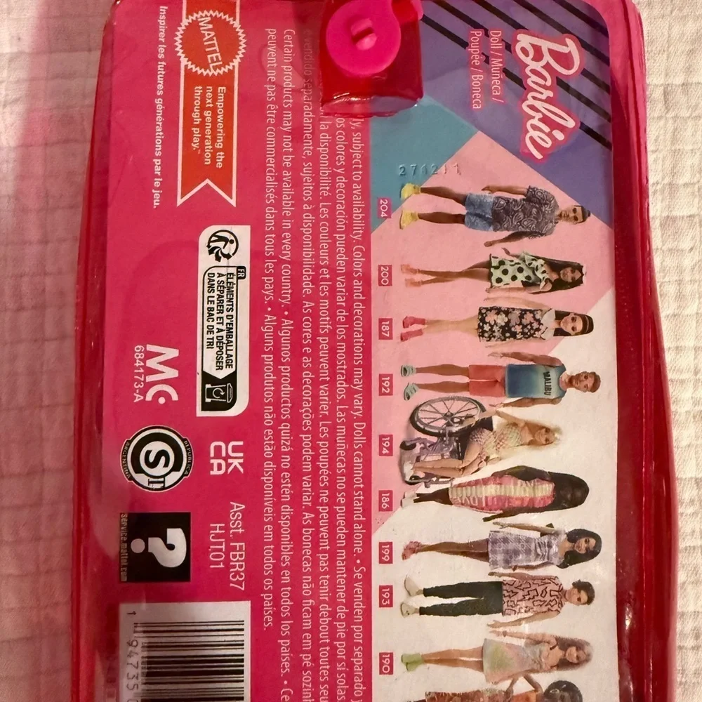 Barbie Fashionistas 202 Curvy Girl Power Outfit HJT01 Mattel Blonde Hair Zip Bag